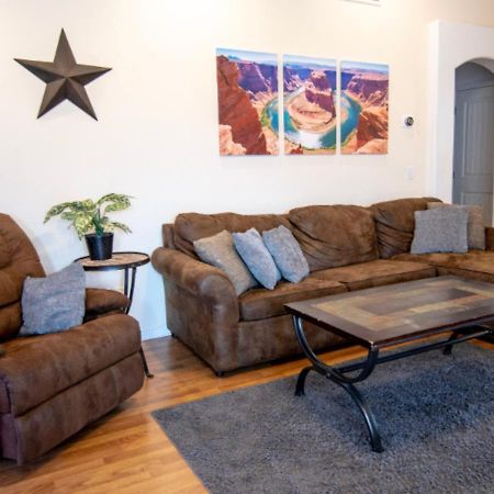بيج Lone Rock Retreat - 3-Bedroom Near Lake Powell المظهر الخارجي الصورة