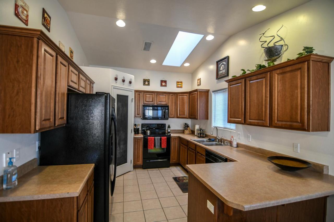 بيج Lone Rock Retreat - 3-Bedroom Near Lake Powell المظهر الخارجي الصورة