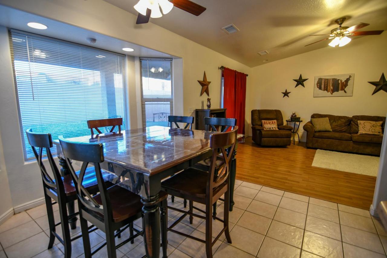 بيج Lone Rock Retreat - 3-Bedroom Near Lake Powell المظهر الخارجي الصورة